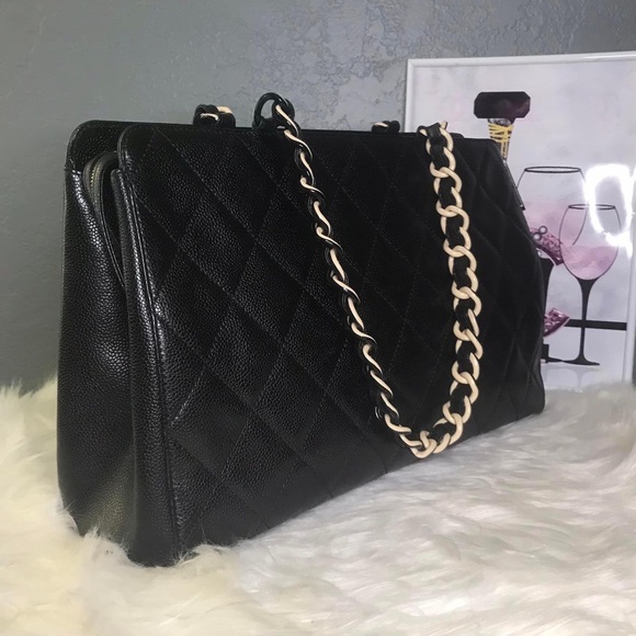 ❌SOLD❌CHANEL Caviar Leather and Resin Chain Tote Bag Black - Picture 3 of 16